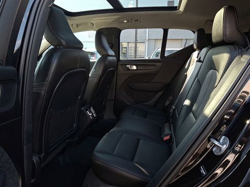 Certified 2025 Volvo XC40 B5 Core image 10