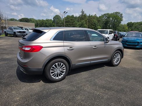 Used 2018 Lincoln MKX Select w/ Select Plus Package AWD/4WD image 5