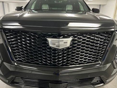 Used 2026 Cadillac Escalade Platinum Sport w/ LPO, ONYX Package AWD/4WD image 9