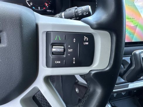 Used 2023 Land Rover Defender 130 X-Dynamic SE image 29