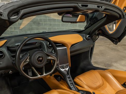 Used 2020 McLaren 720S Spider image 41