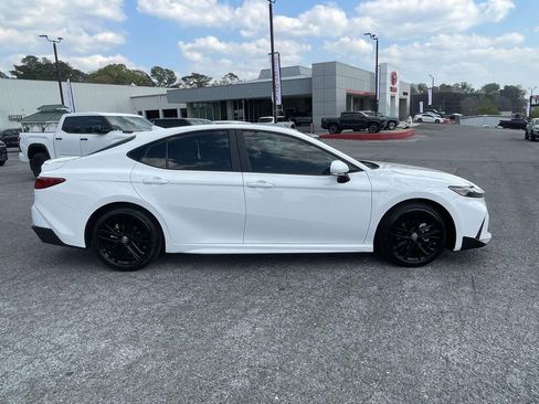 Used 2026 Toyota Camry SE image 2