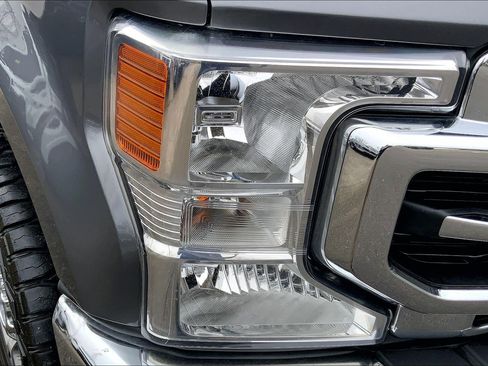 Used 2021 Ford F250 Lariat w/ Lariat Value Package image 29