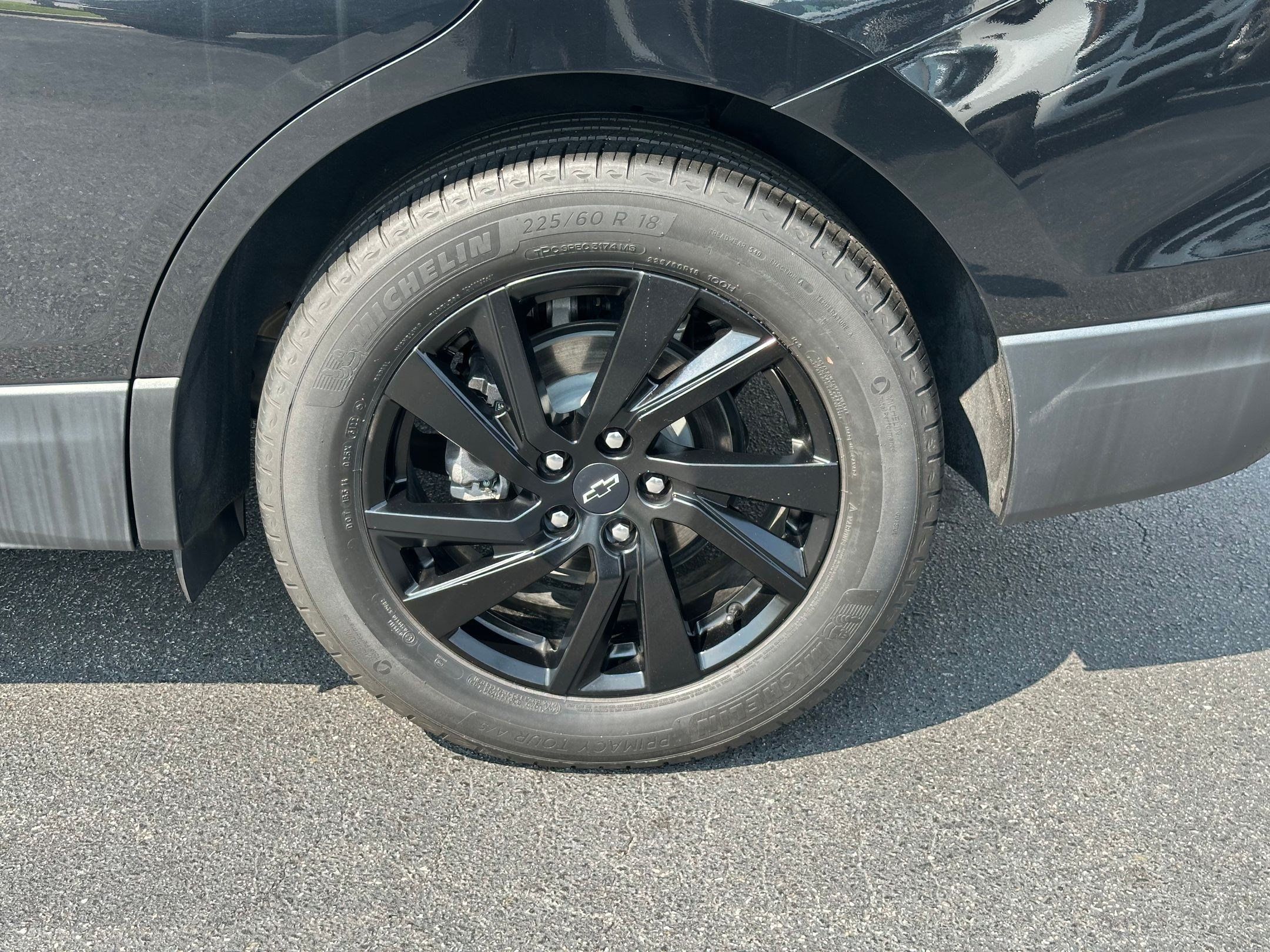Used 2023 Chevrolet Equinox LS w/ Midnight Edition FWD image 9