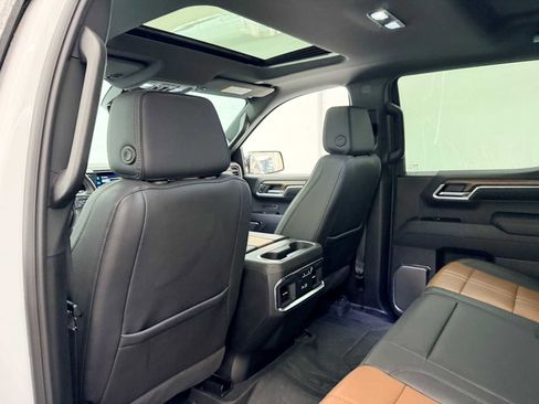 Used 2024 Chevrolet Silverado 1500 High Country image 21