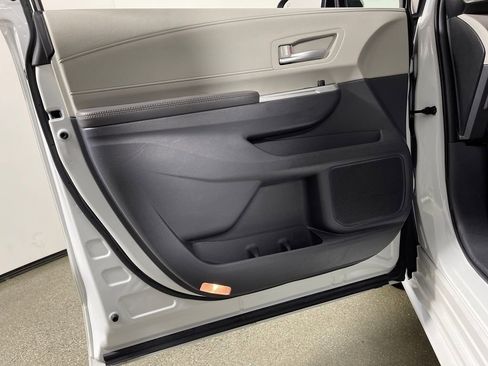 Certified 2024 Toyota Sienna XLE image 17
