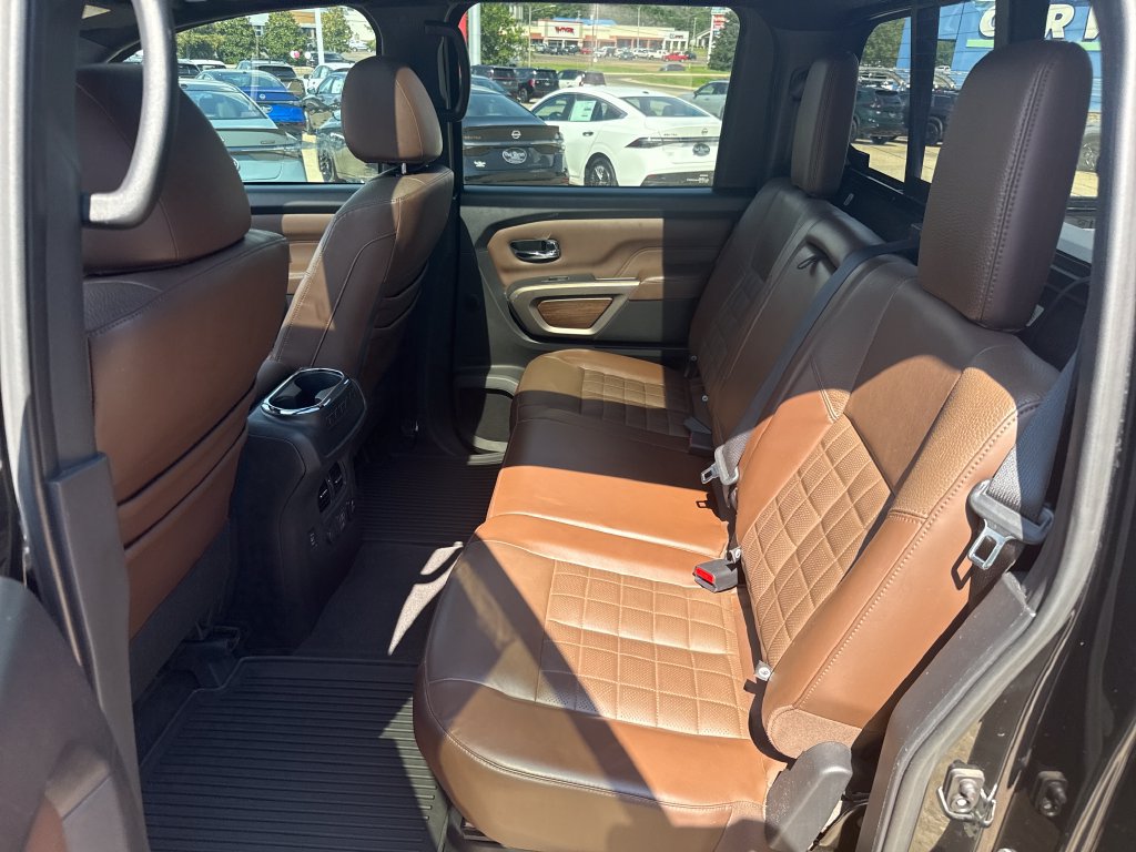 Used 2021 Nissan Titan Platinum Reserve w/ Moonroof Package AWD/4WD image 37
