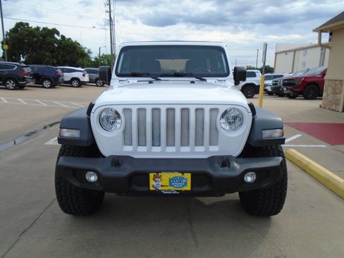 Used 2018 Jeep Wrangler Unlimited Sport S AWD/4WD image 2