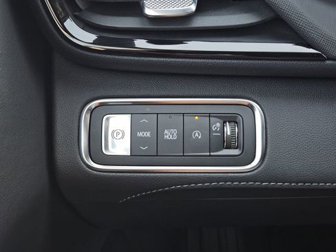 Used 2025 Buick Enclave Preferred FWD image 25