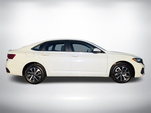 Used 2024 Volkswagen Jetta S image 3