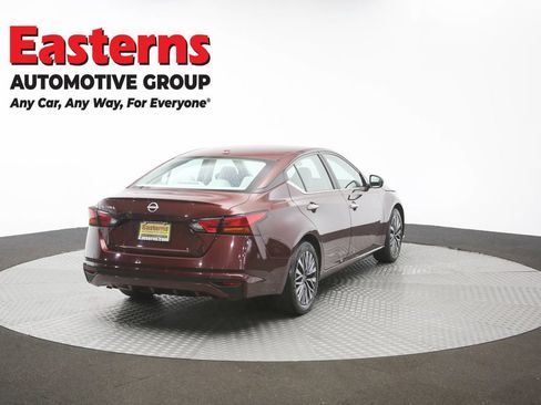 Used 2025 Nissan Altima 2.5 SV FWD image 37