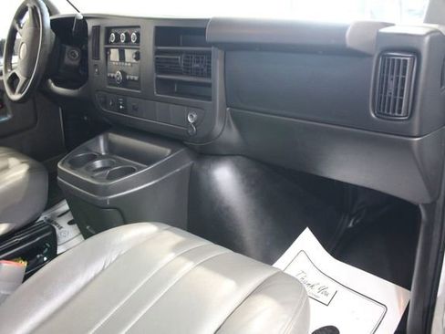 Used 2014 GMC Savana 3500 image 23