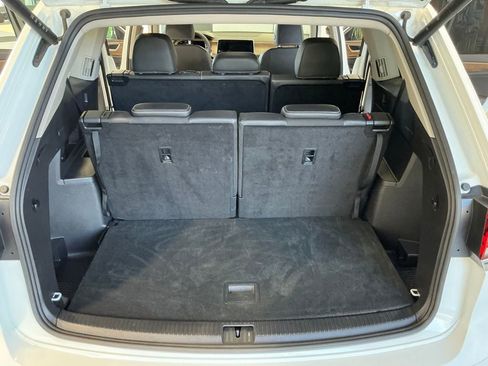 Used 2025 Volkswagen Atlas SE FWD image 23