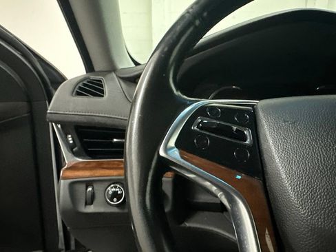 Used 2017 Cadillac Escalade ESV Luxury AWD/4WD image 38