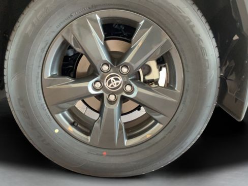 Used 2026 Toyota RAV4 LE AWD/4WD image 41