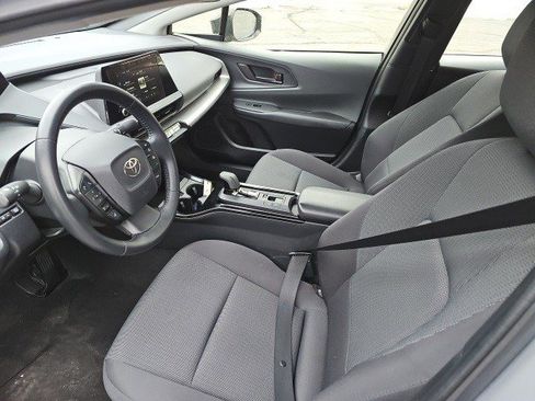 Used 2024 Toyota Prius LE image 19