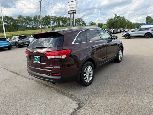 Used 2018 Kia Sorento AWD image 5