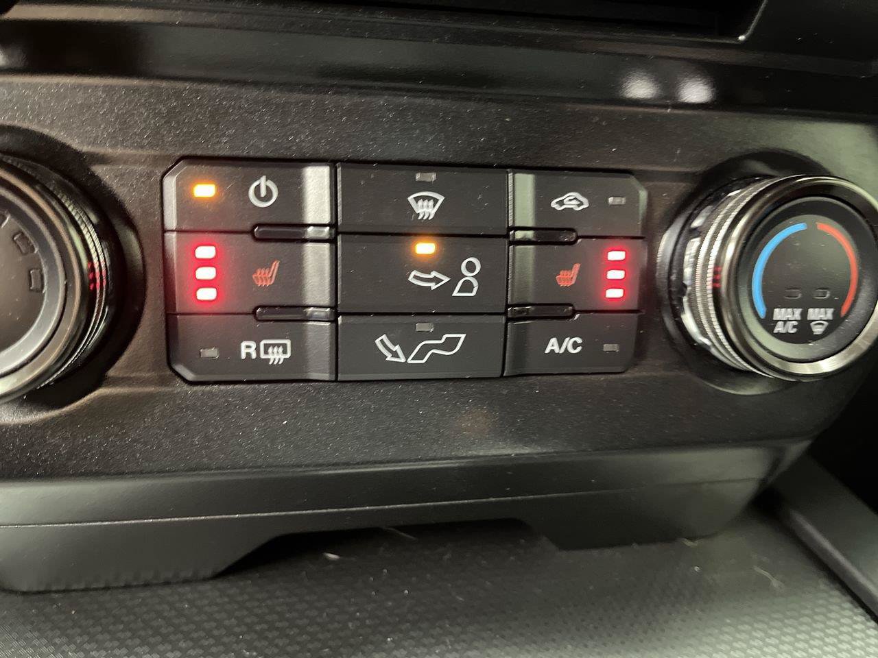Used 2016 Ford F150 XLT w/ Equipment Group 302A Luxury AWD/4WD image 22