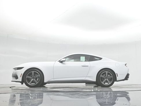 Used 2025 Ford Mustang Coupe RWD image 48
