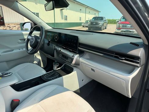 Used 2025 Hyundai Kona SEL AWD/4WD image 30