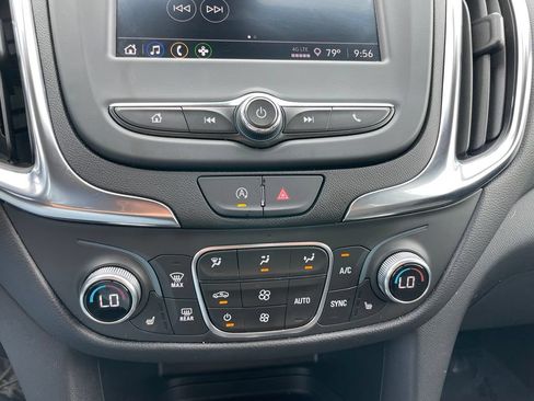 Used 2024 Chevrolet Equinox LT AWD/4WD image 11