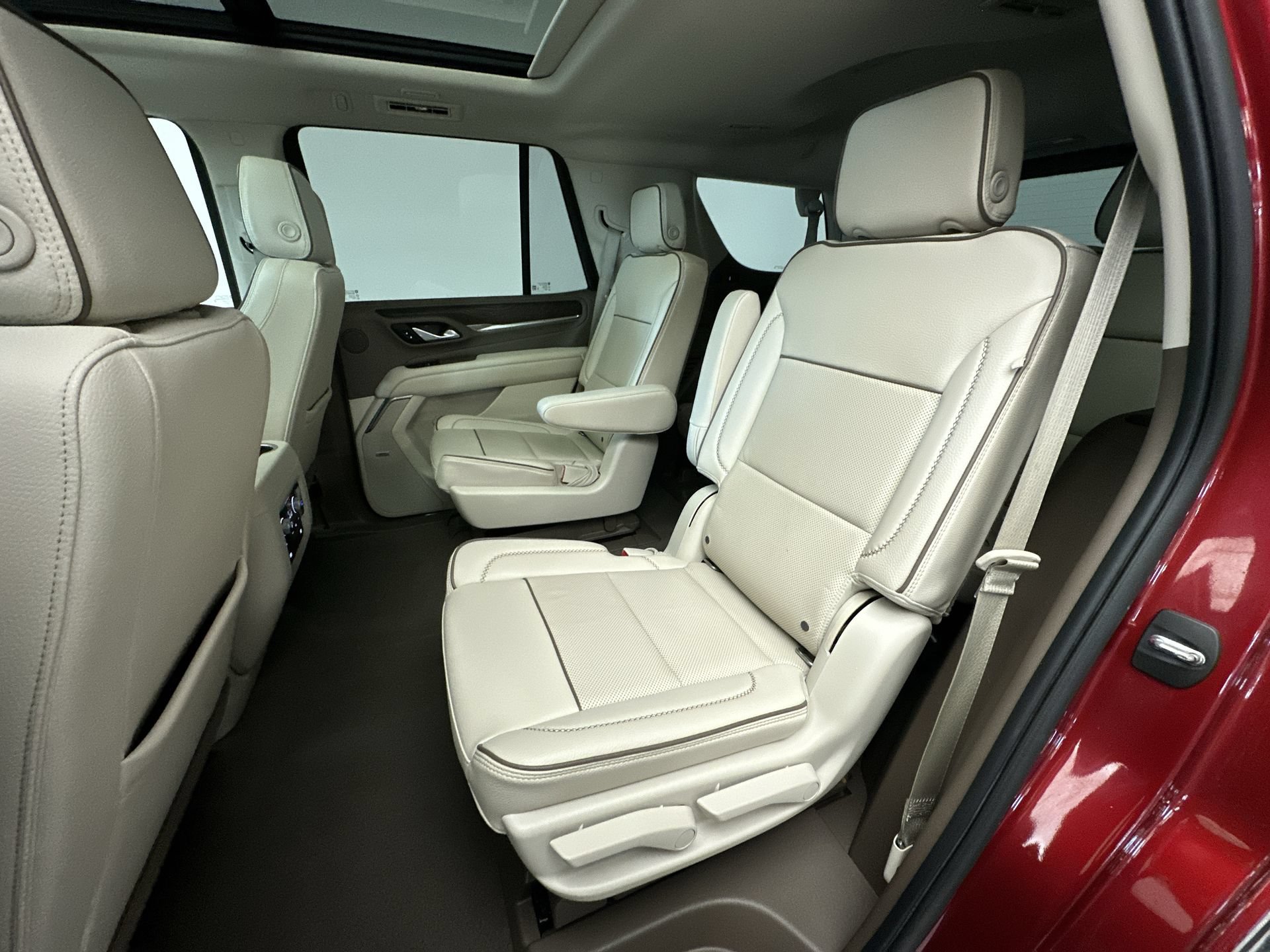 Used 2021 GMC Yukon Denali AWD/4WD image 24