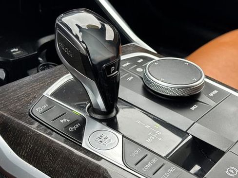 Used 2019 BMW 330i Sedan w/ Premium Package image 21