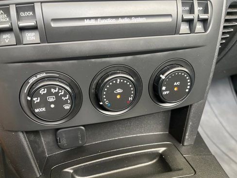 Used 2006 MAZDA MX-5 Miata Sport image 22