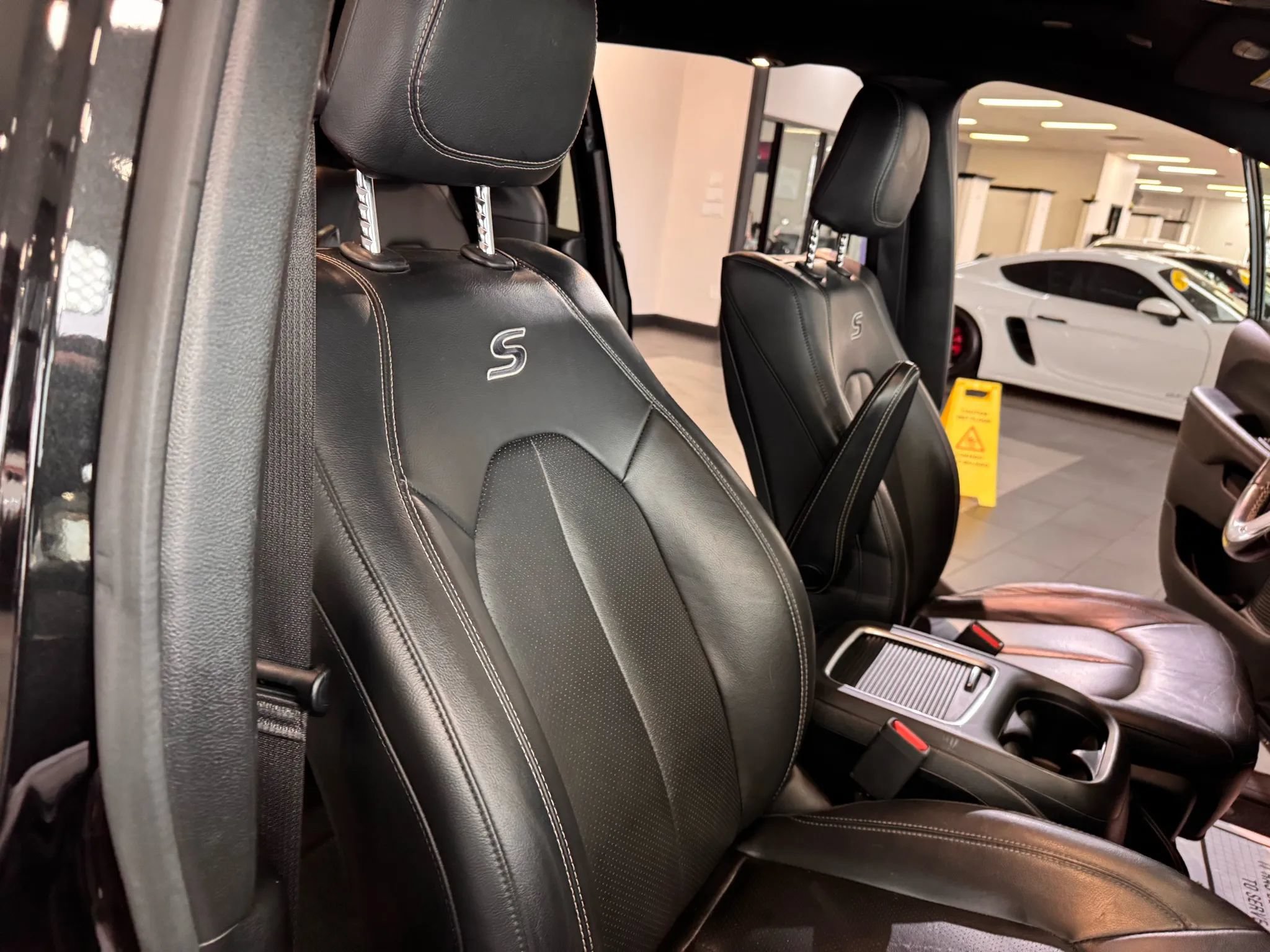 Used 2019 Chrysler Pacifica Touring-L Plus w/ Advanced Safetytec Group FWD image 14
