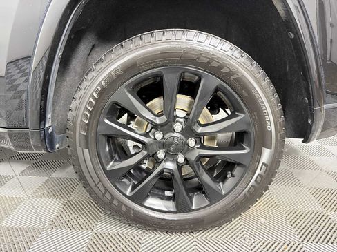 Used 2021 Jeep Grand Cherokee Laredo X RWD image 18
