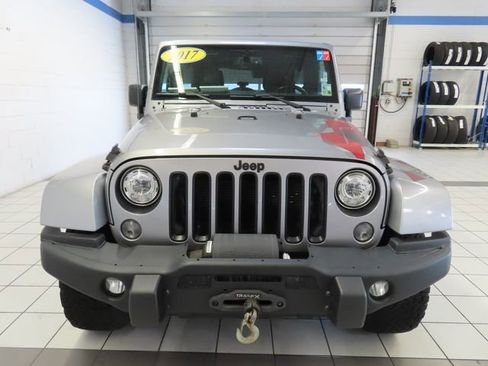 Used 2017 Jeep Wrangler Unlimited Sahara AWD/4WD image 16