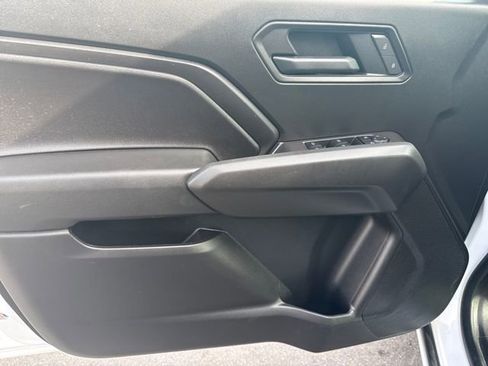 Used 2025 Chevrolet Colorado W/T w/ Advanced Trailering Package image 9