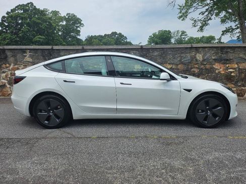 Used 2023 Tesla Model 3 Standard Range RWD image 9