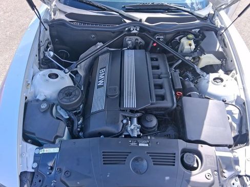 Used 2005 BMW Z4 2.5i RWD image 19