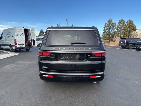 Used 2024 Jeep Wagoneer 4WD w/ Premium Group I image 4