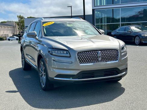 Used 2023 Lincoln Nautilus Reserve w/ Equipment Group 201A AWD/4WD image 7