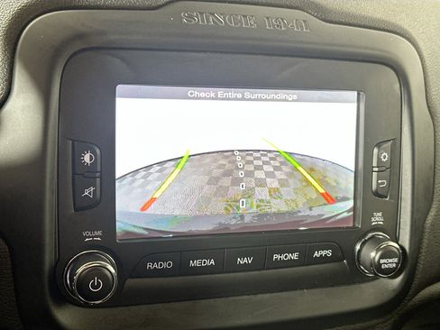 Used 2017 Jeep Renegade Trailhawk AWD/4WD image 13