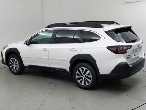Certified 2025 Subaru Outback Premium image 7