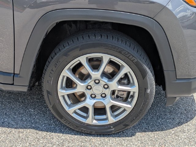Used 2024 Jeep Compass Latitude AWD/4WD image 14