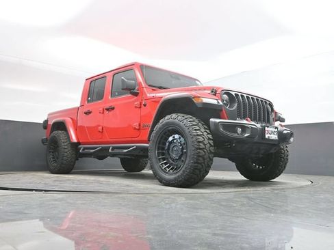 Used 2022 Jeep Gladiator Rubicon w/ LED Lighting Group AWD/4WD image 48