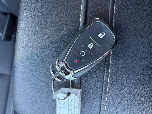 Used 2025 Chevrolet Blazer LT FWD image 22