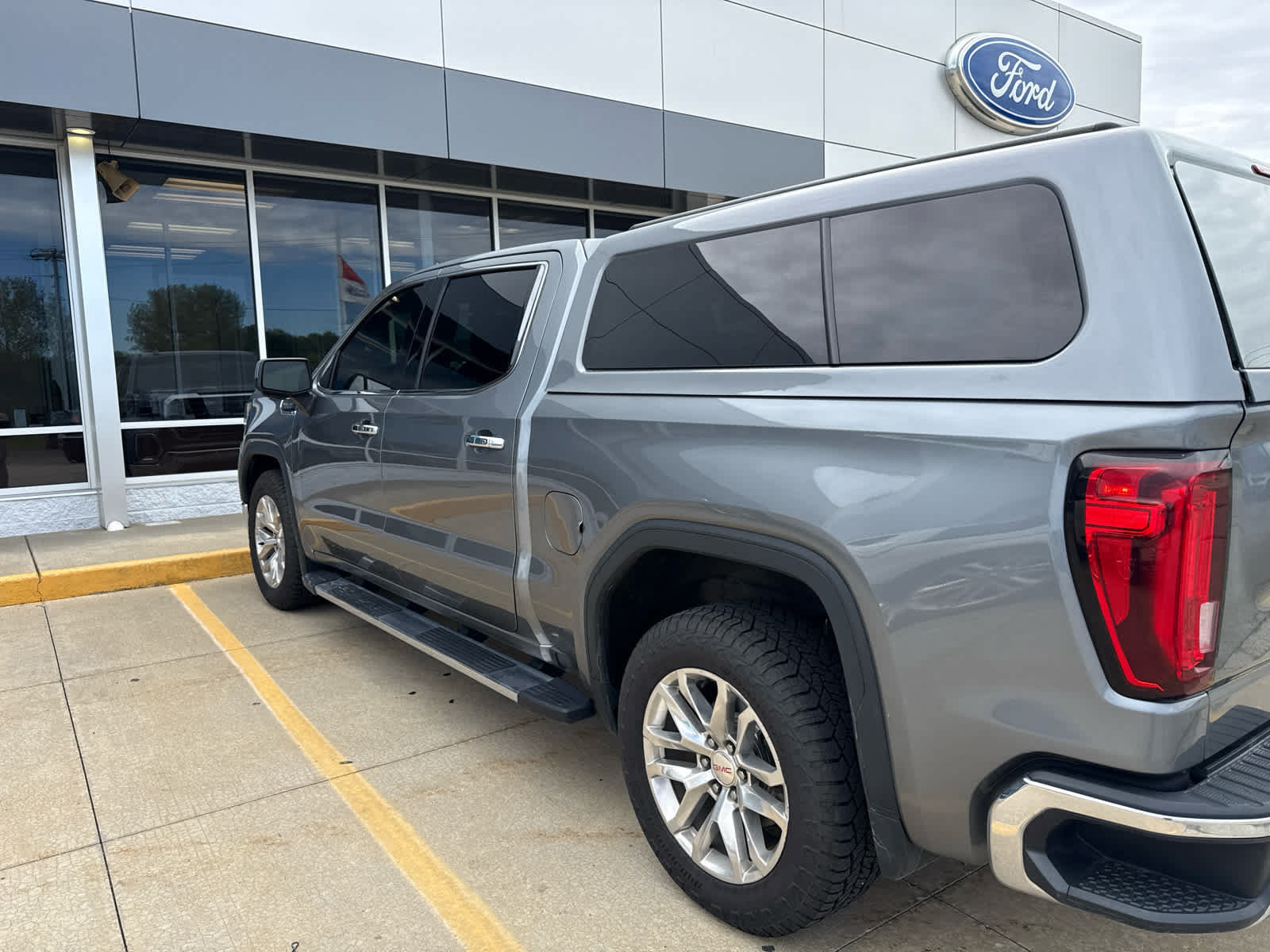 Used 2022 GMC Sierra 1500 SLT w/ SLT Premium Plus Package AWD/4WD image 8