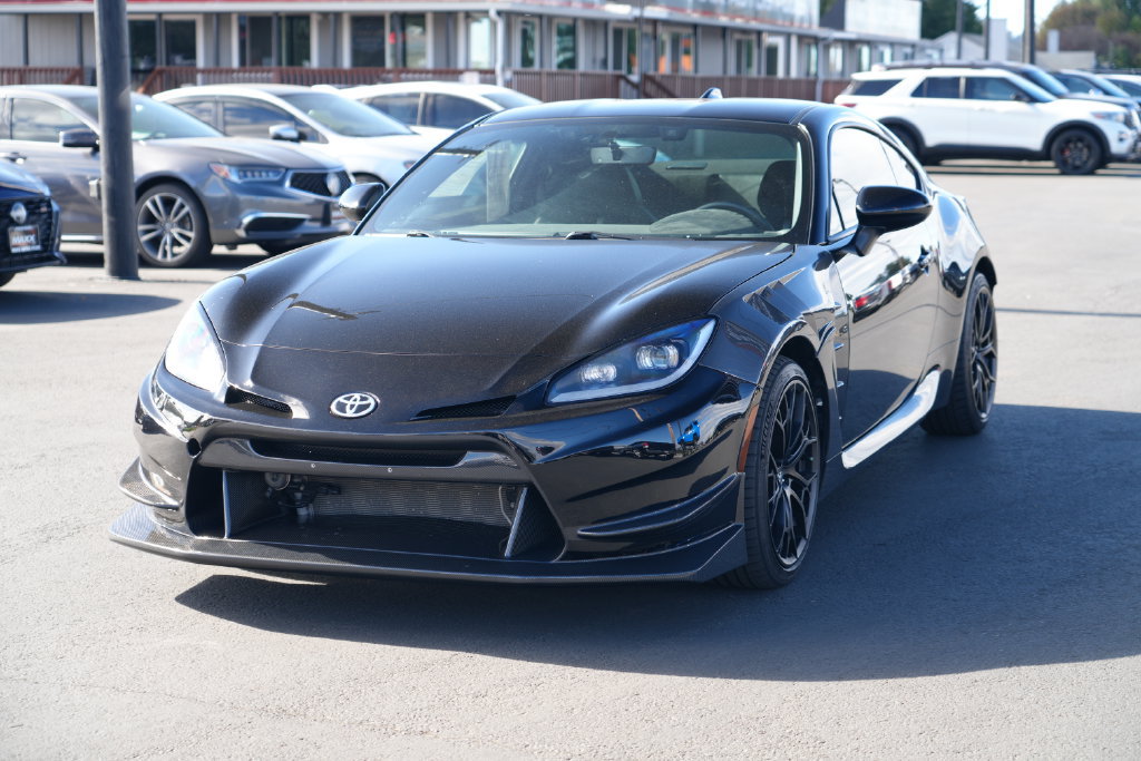 Used 2025 Toyota GR86 Premium w/ Performance Package RWD image 4