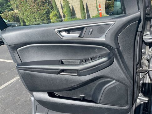 Used 2024 Ford Edge SEL image 18