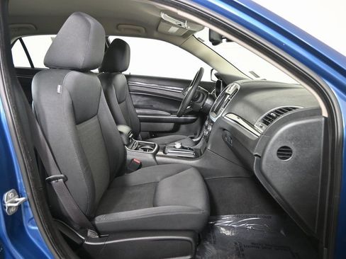 Used 2022 Chrysler 300 Touring w/ Sport Appearance Package image 13