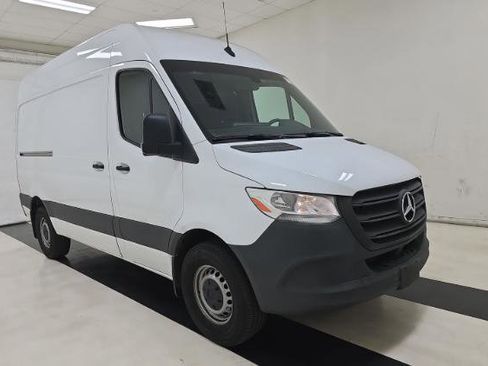 Used 2023 Mercedes-Benz Sprinter 144 Cargo image 6