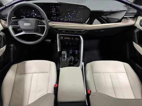 New 2025 Audi Q5 Premium image 11