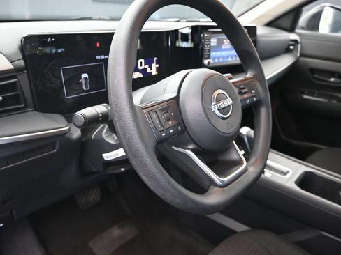 Used 2025 Nissan Kicks S AWD/4WD image 12