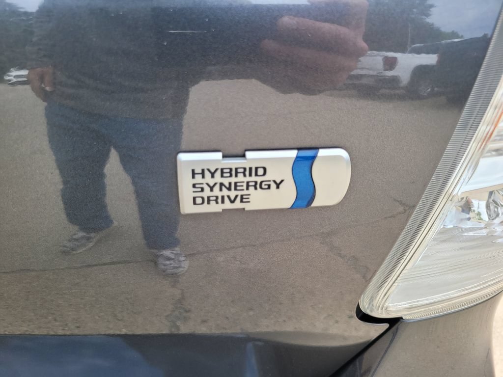 Used 2013 Toyota Prius V Five FWD image 7