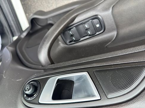Used 2015 Ford Fiesta SE FWD image 8